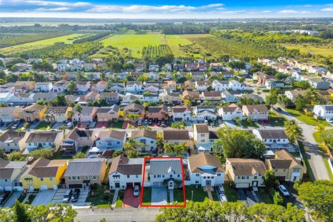 House in Homestead, Florida 5 bedrooms, 216.18 sq.m. № 1989028 - photo 28