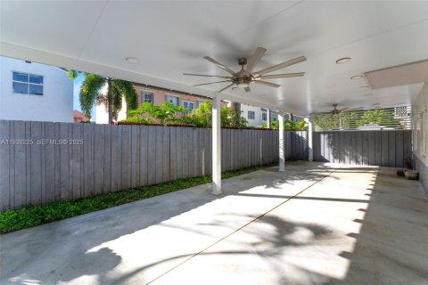House in Homestead, Florida 5 bedrooms, 216.18 sq.m. № 1989028 - photo 27