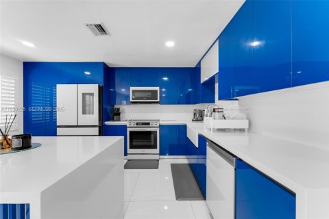 House in Homestead, Florida 5 bedrooms, 216.18 sq.m. № 1989028 - photo 6