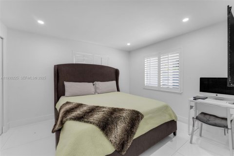 House in Homestead, Florida 5 bedrooms, 216.18 sq.m. № 1989028 - photo 10