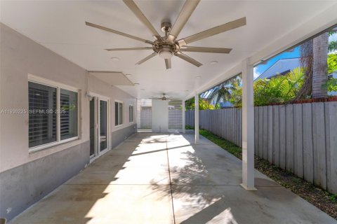 House in Homestead, Florida 5 bedrooms, 216.18 sq.m. № 1989028 - photo 26