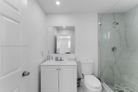 House in Homestead, Florida 5 bedrooms, 216.18 sq.m. № 1989028 - photo 25