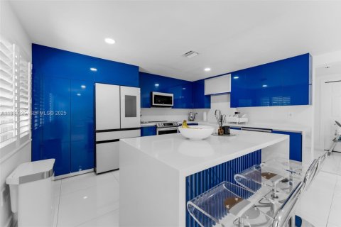 House in Homestead, Florida 5 bedrooms, 216.18 sq.m. № 1989028 - photo 5