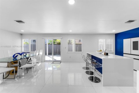 House in Homestead, Florida 5 bedrooms, 216.18 sq.m. № 1989028 - photo 7