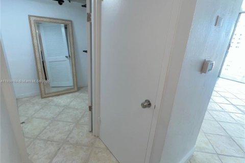 Condo in Miami, Florida  № 1887472 - photo 13
