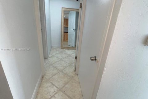 Condo in Miami, Florida  № 1887472 - photo 7