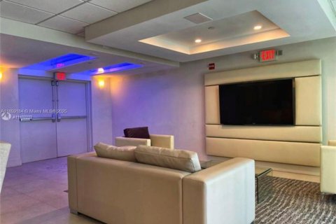 Condo in Miami, Florida  № 1887472 - photo 26