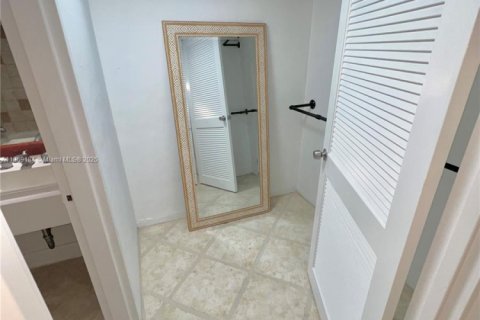 Condo in Miami, Florida  № 1887472 - photo 8