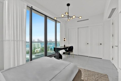 Condominio en venta en Sunny Isles Beach, Florida, 4 dormitorios, 323.67 m2 № 2153880 - foto 30