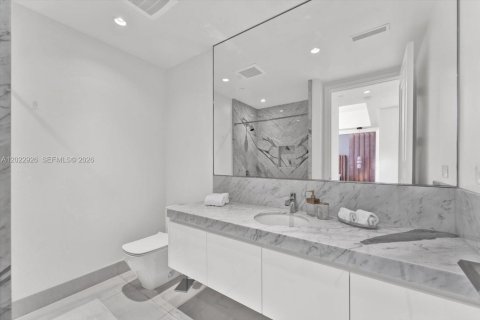 Condominio en venta en Sunny Isles Beach, Florida, 4 dormitorios, 323.67 m2 № 2153880 - foto 28
