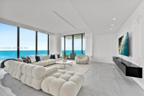 Condominio en venta en Sunny Isles Beach, Florida, 4 dormitorios, 323.67 m2 № 2153880 - foto 3