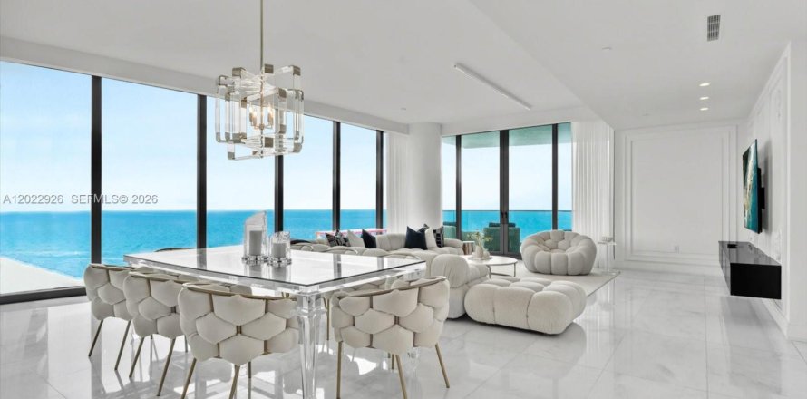 Condominio en Sunny Isles Beach, Florida, 4 dormitorios № 2153880