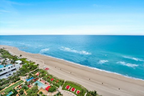Condominio en venta en Sunny Isles Beach, Florida, 4 dormitorios, 323.67 m2 № 2153880 - foto 9
