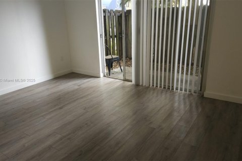 Купить кондоминиум в Майами, Флорида 1 спальня, 58.9м2, № 1684276 - фото 18