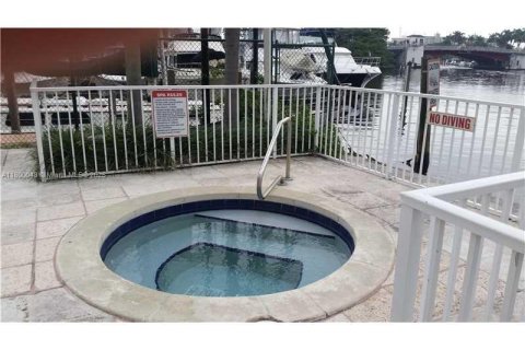 Купить кондоминиум в Майами, Флорида 1 спальня, 58.9м2, № 1684276 - фото 30