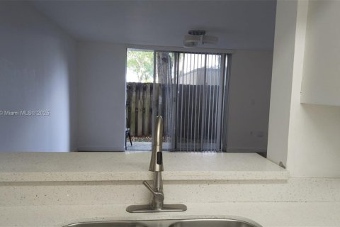 Купить кондоминиум в Майами, Флорида 1 спальня, 58.9м2, № 1684276 - фото 5