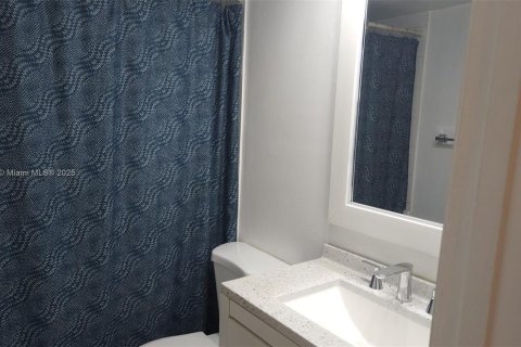 Купить кондоминиум в Майами, Флорида 1 спальня, 58.9м2, № 1684276 - фото 7