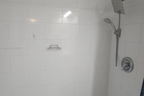 Купить кондоминиум в Майами, Флорида 1 спальня, 58.9м2, № 1684276 - фото 10