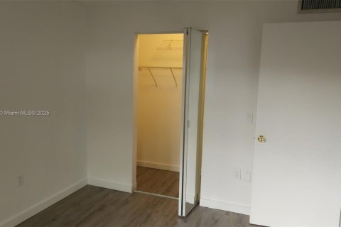 Купить кондоминиум в Майами, Флорида 1 спальня, 58.9м2, № 1684276 - фото 11