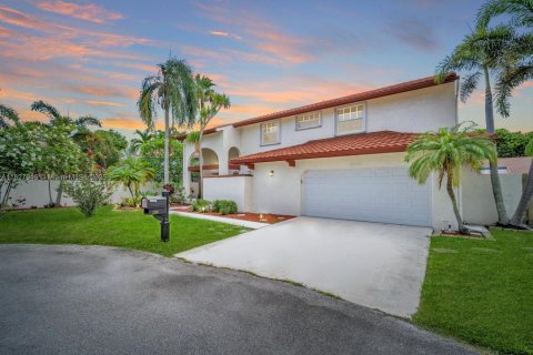 House in Cooper City, Florida 4 bedrooms, 273.88 sq.m. № 1802471 - photo 3