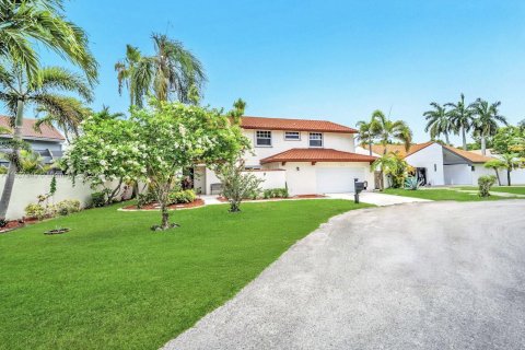 House in Cooper City, Florida 4 bedrooms, 273.88 sq.m. № 1802471 - photo 2