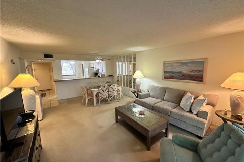 Condominio en alquiler en Bradenton, Florida, 2 dormitorios, 121.14 m2 № 2095772 - foto 13