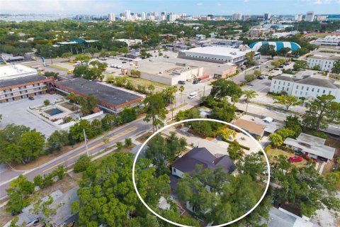 Casa en venta en Sarasota, Florida, 4 dormitorios, 288.46 m2 № 2196438 - foto 3