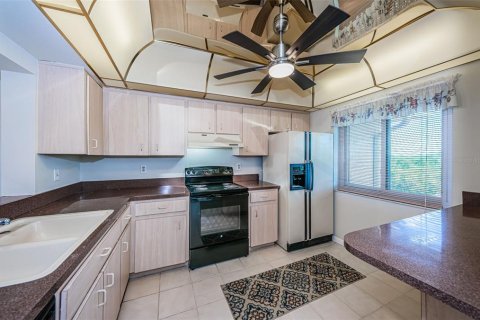 Condo in Tarpon Springs, Florida, 2 bedrooms  № 1618106 - photo 21