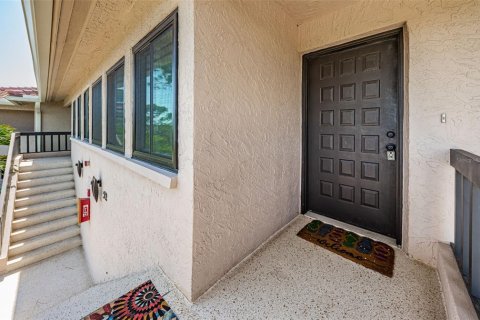 Condo in Tarpon Springs, Florida, 2 bedrooms  № 1618106 - photo 2