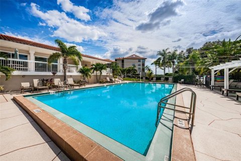 Condo in Tarpon Springs, Florida, 2 bedrooms  № 1618106 - photo 25