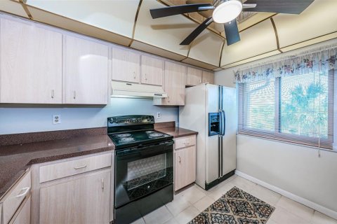 Condo in Tarpon Springs, Florida, 2 bedrooms  № 1618106 - photo 22