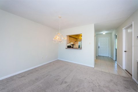 Condo in Tarpon Springs, Florida, 2 bedrooms  № 1618106 - photo 3