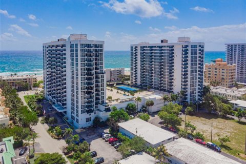 Condo in Pompano Beach, Florida, 2 bedrooms № 2249579