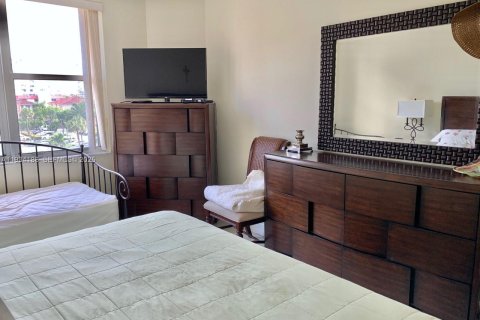Condominio en venta en Hallandale Beach, Florida, 1 dormitorio, 80.82 m2 № 2035498 - foto 15