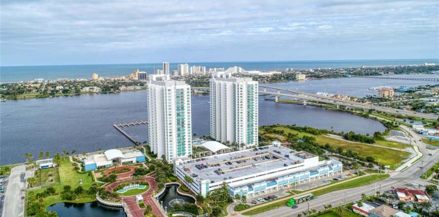 Condo à Holly Hill, Floride, 2 chambres  № 2213096