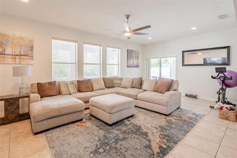 Casa en venta en Orlando, Florida, 6 dormitorios, 292.46 m2 № 1799939 - foto 8