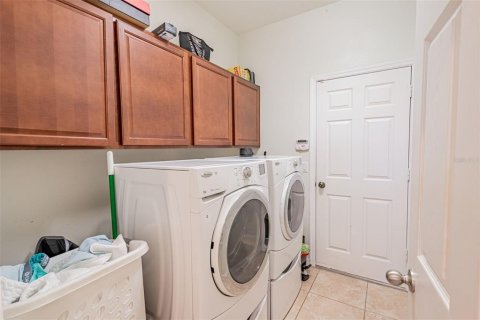 Casa en venta en Orlando, Florida, 6 dormitorios, 292.46 m2 № 1799939 - foto 29