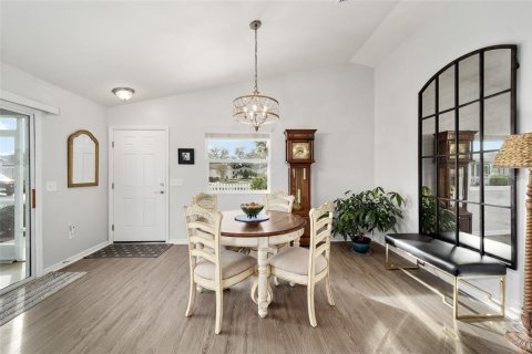 House in The Villages, Florida 2 bedrooms, 107.4 sq.m. № 1918262 - photo 20