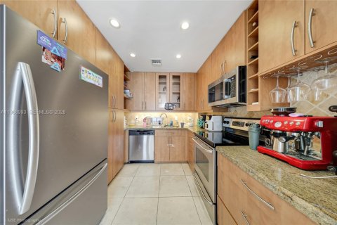 Condominio en venta en Hallandale Beach, Florida, 2 dormitorios, 124.49 m2 № 2031853 - foto 4