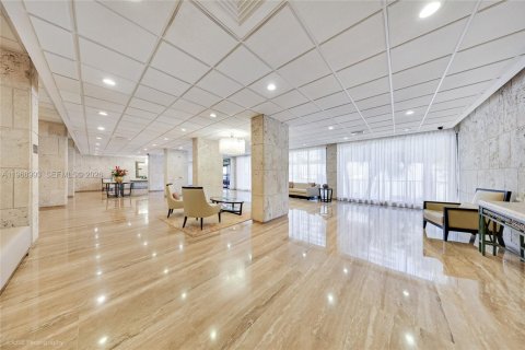 Condominio en venta en Hallandale Beach, Florida, 2 dormitorios, 124.49 m2 № 2031853 - foto 24