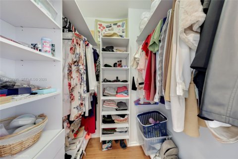 Condominio en venta en Hallandale Beach, Florida, 2 dormitorios, 124.49 m2 № 2031853 - foto 21