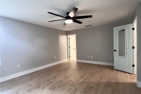 House in Clermont, Florida 4 bedrooms, 185.34 sq.m. № 2312575 - photo 28