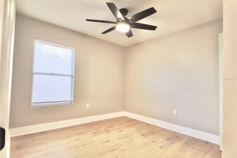 House in Clermont, Florida 4 bedrooms, 185.34 sq.m. № 2312575 - photo 21
