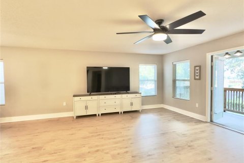 House in Clermont, Florida 4 bedrooms, 185.34 sq.m. № 2312575 - photo 11