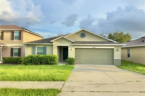 House in Clermont, Florida 4 bedrooms, 185.34 sq.m. № 2312575 - photo 2