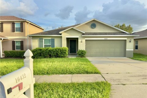 House in Clermont, Florida 4 bedrooms, 185.34 sq.m. № 2312575 - photo 3