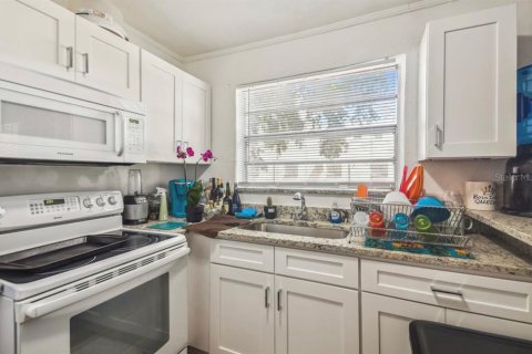 Casa en alquiler en Tampa, Florida, 3 dormitorios, 94.39 m2 № 1915794 - foto 3