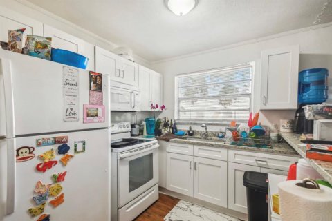 Casa en alquiler en Tampa, Florida, 3 dormitorios, 94.39 m2 № 1915794 - foto 2