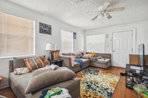 Casa en alquiler en Tampa, Florida, 3 dormitorios, 94.39 m2 № 1915794 - foto 6