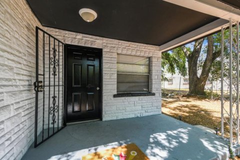 Casa en alquiler en Tampa, Florida, 3 dormitorios, 94.39 m2 № 1915794 - foto 14